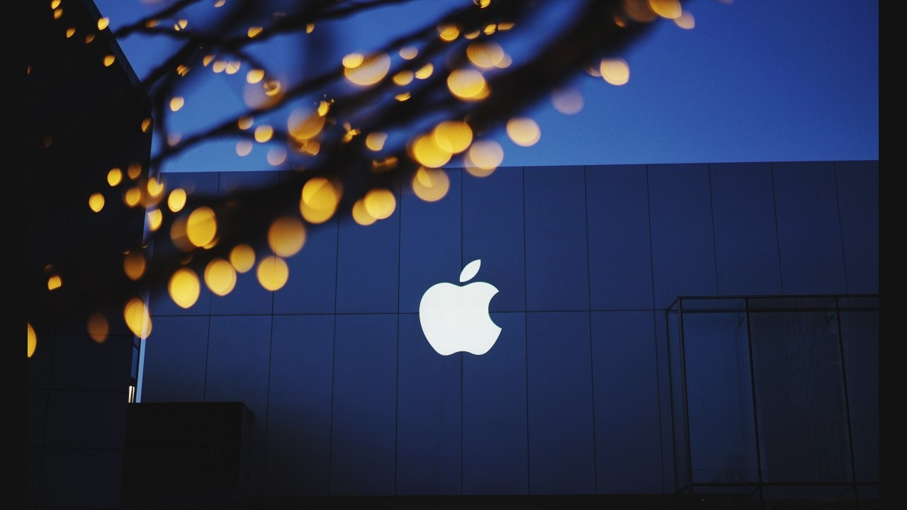 iPhone Fold: Apple pronta al debutto per settembre 2026