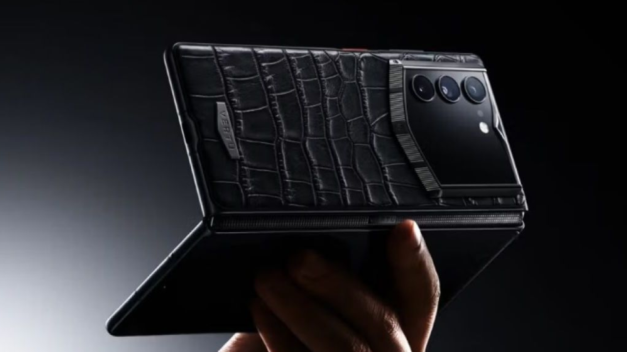 Vertu lancia Alphafold: lo smartphone di lusso con AI agentica 