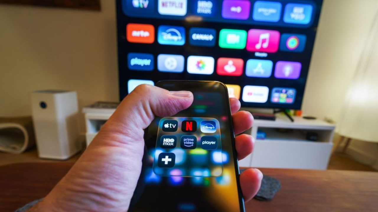 PayTV: ogni famiglia italiana ne sottoscrive in media tre, ma 800mila scelgono la condivisione