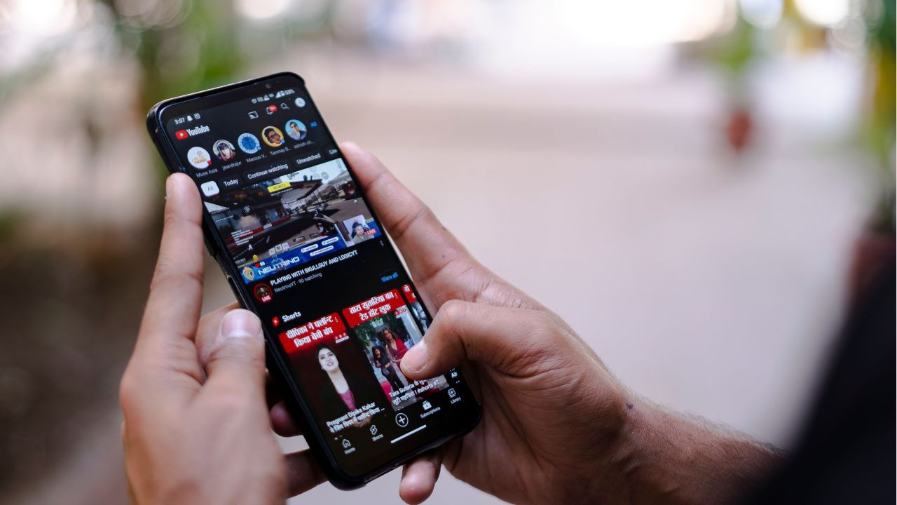 Navigazione mobile: un percorso a ostacoli tra pop-up e pubblicità invasive