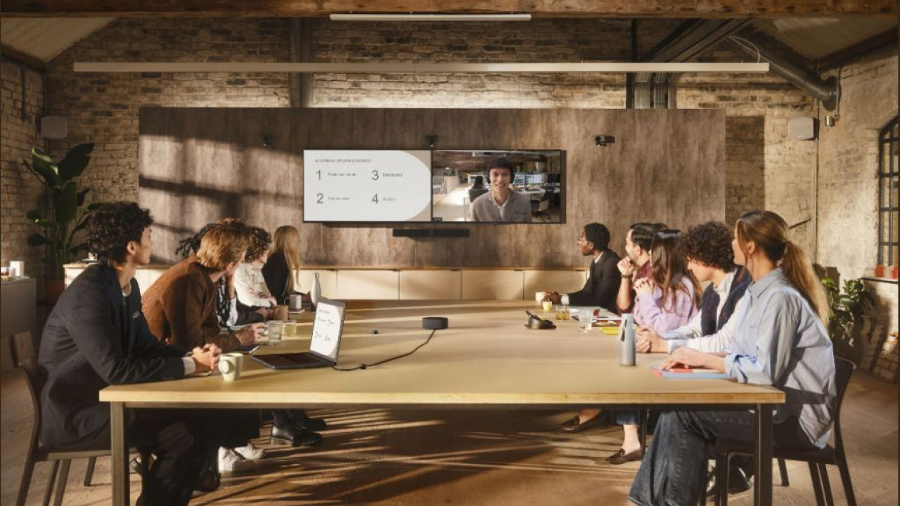 Videoconferenze senza stress: Jabra presenta Reach, la soluzione a cavo unico per la sala riunioni