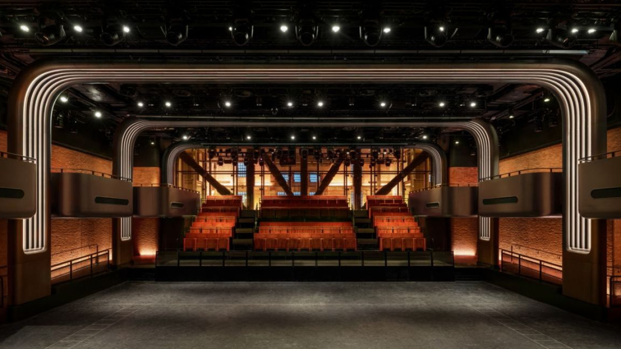 Apple apre a Londra la Apple Music Hall all'interno della storica Battersea Power Station